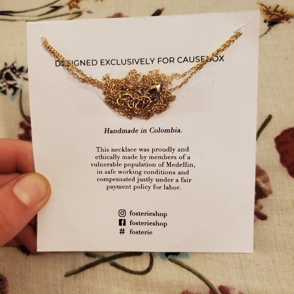 Fosterie necklace. - Picture 2 of 2